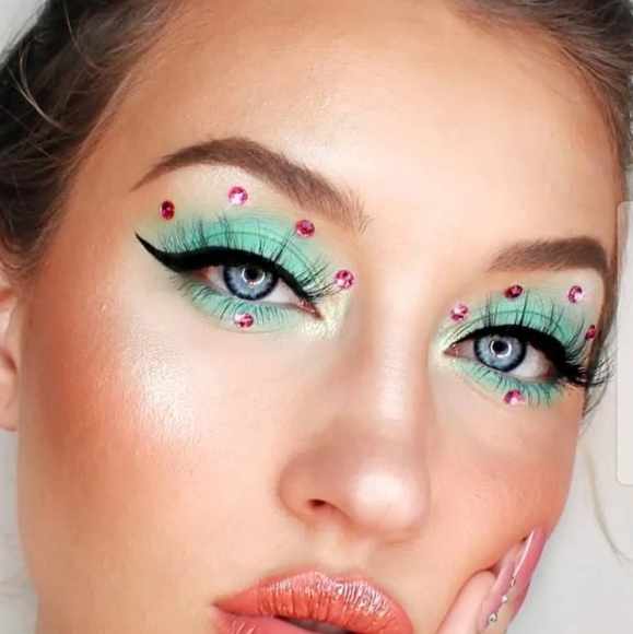 MILANI- GILDED PADTEL MAKEUP PALETTE 🎨 - Picture 9 of 16